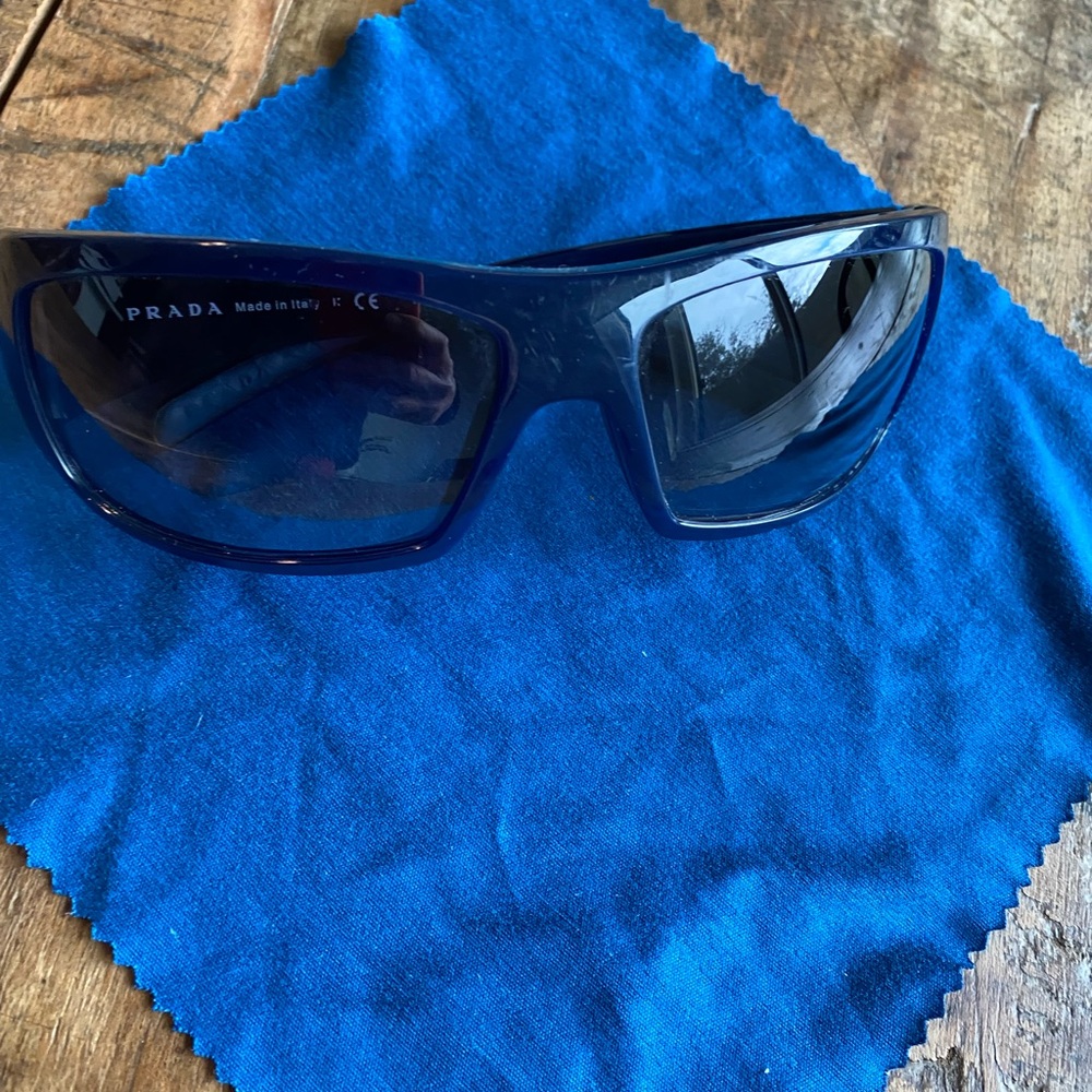 Prada VINTAGE Authentic Navy and Red Sunglasses - Picture 8 of 9